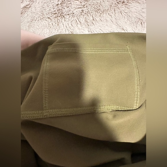 Fabletics Colorblock Fitnesshold High-Waisted 7/8 Leggings - Picture 4 of 15